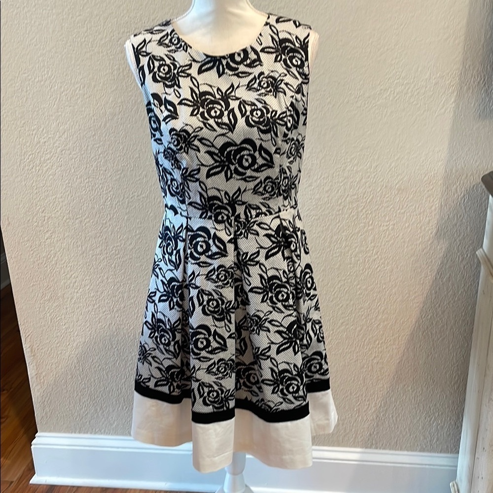 NWOT LIZ CLAIBORNE Black and White Sleeveless A-Line Midi Dress